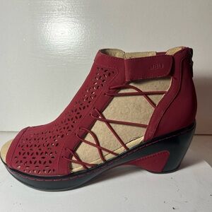 JBU Red Wedge Shoes with Cut-Out Design